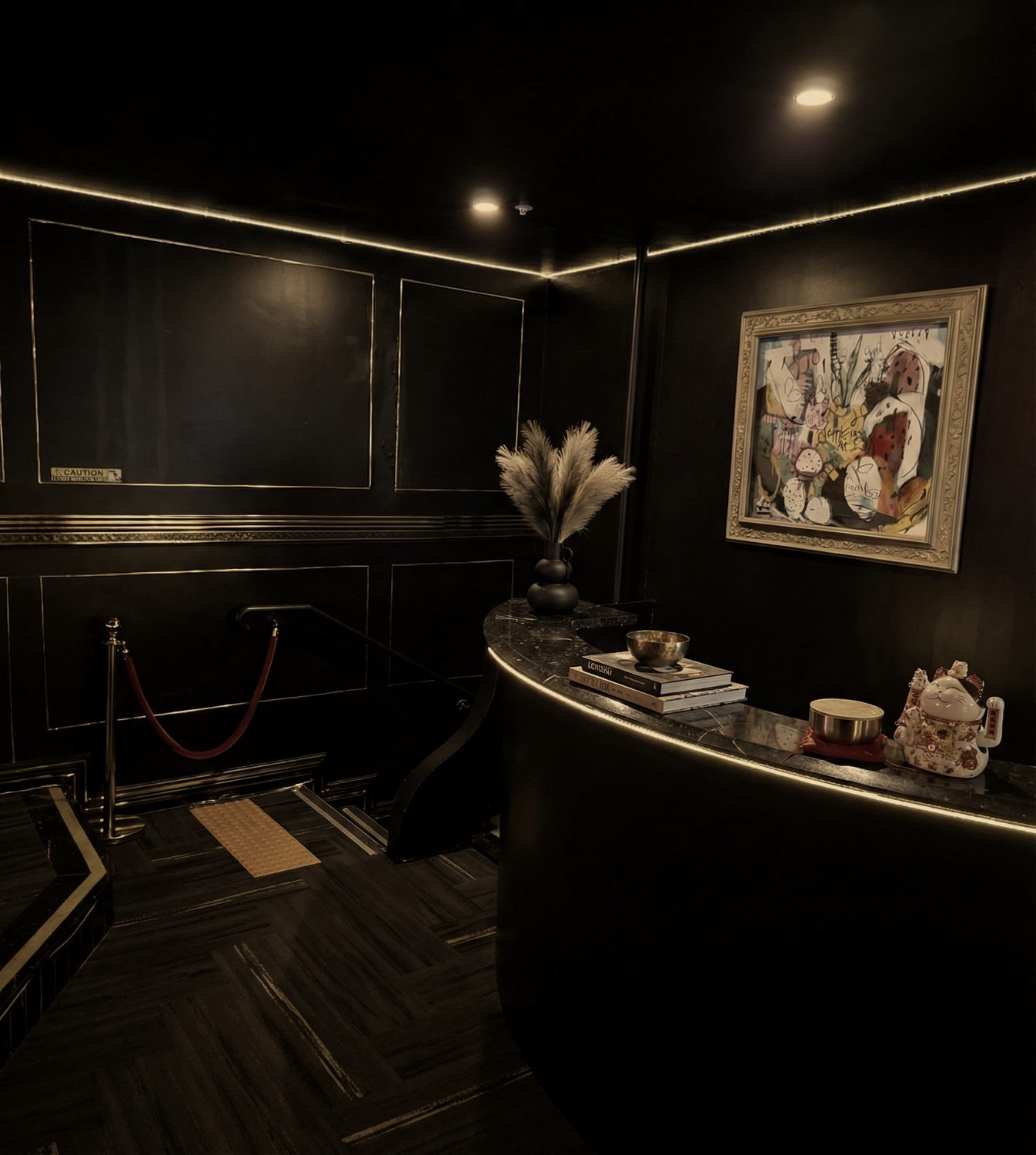 Gold room at The Black Garter - hourly hotel room, Rockdale