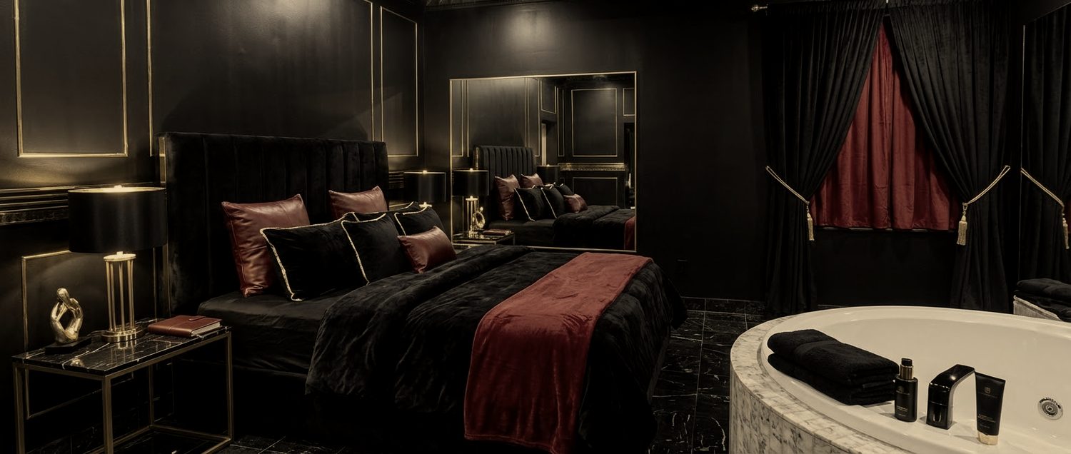 Suite room at The Black Garter - spa room available weekly